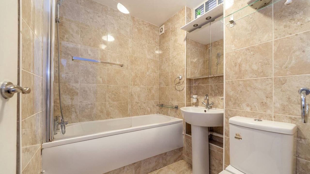 Photo of Bathroom in Ealing Broadway