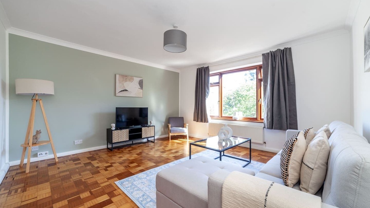Photo of Livingroom in Ealing Broadway
