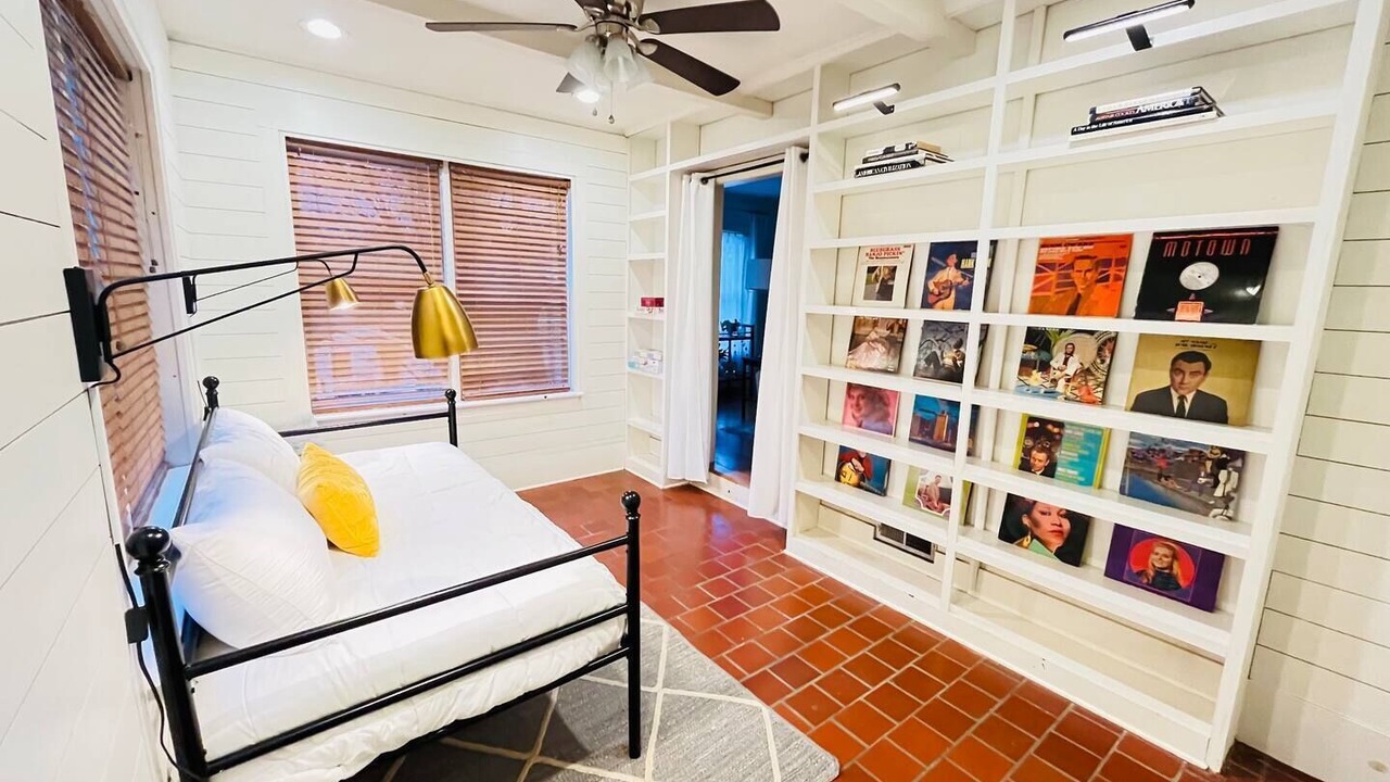 Photo of Bedroom in Redmont Park