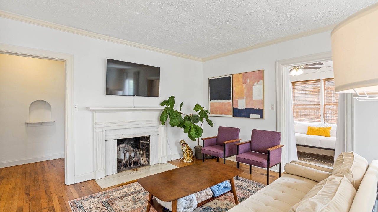 Photo of Livingroom in Redmont Park