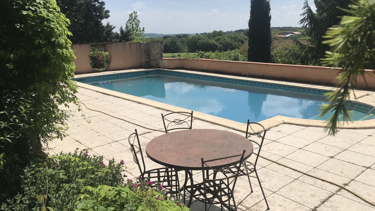 Photo of Outdoor in Perville