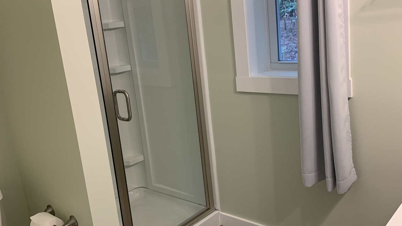 Photo of Bathroom in Valley Lee