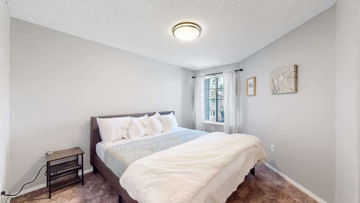 Photo of Bedroom in Aurora Hills