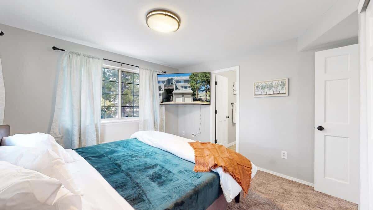 Photo of Bedroom in Aurora Hills