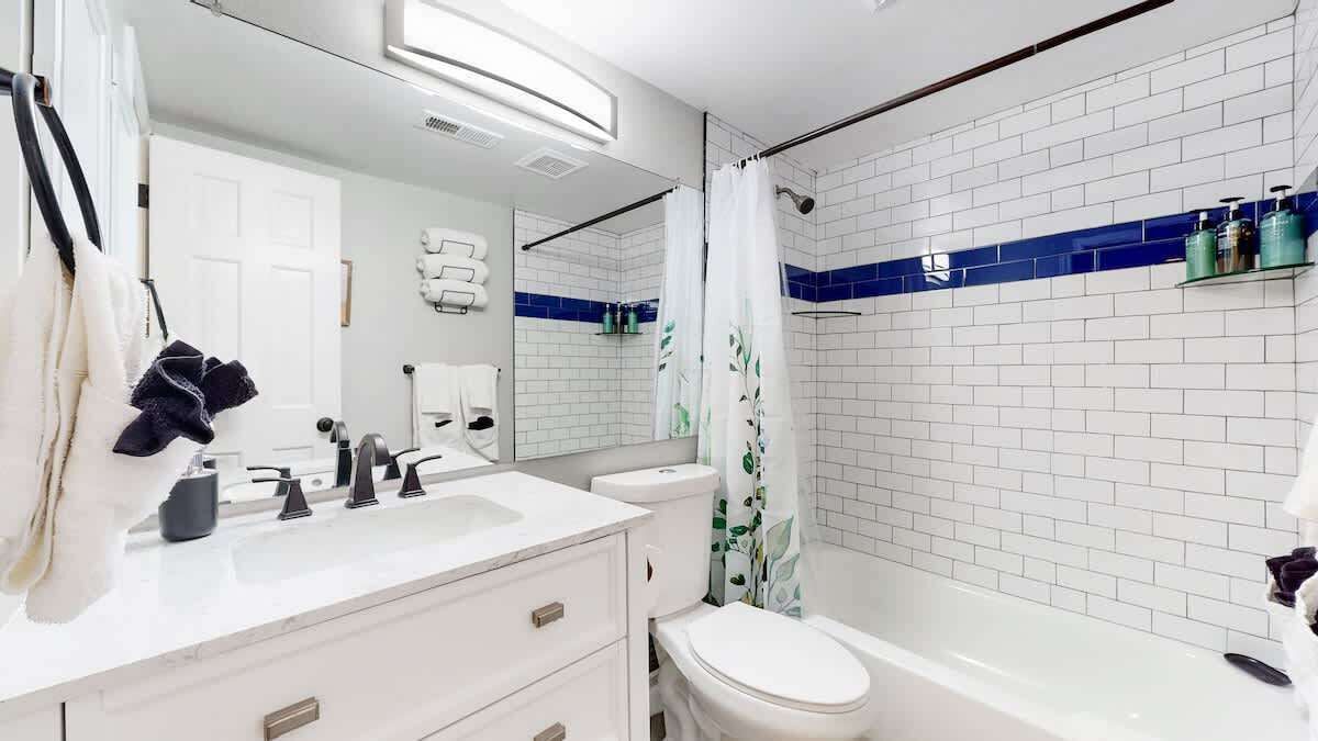 Photo of Bathroom in Aurora Hills