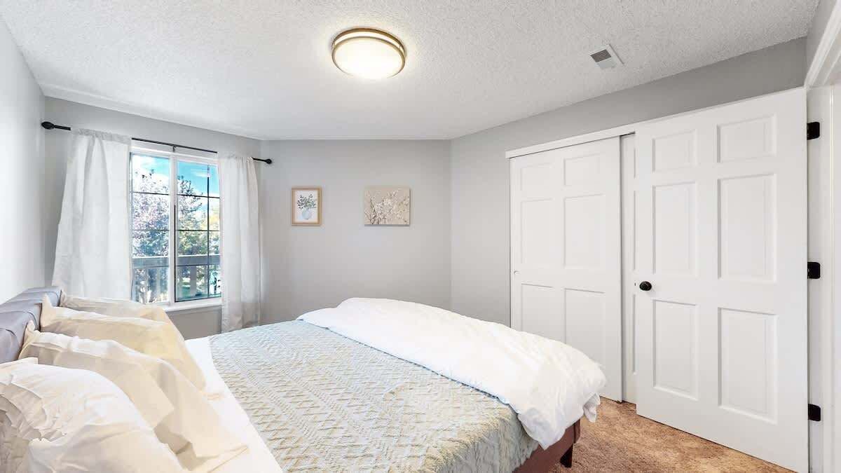 Photo of Bedroom in Aurora Hills