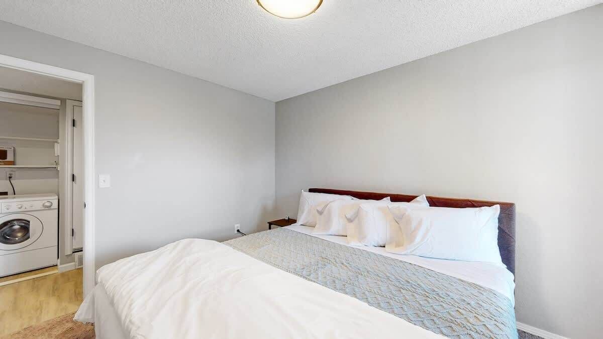 Photo of Bedroom in Aurora Hills