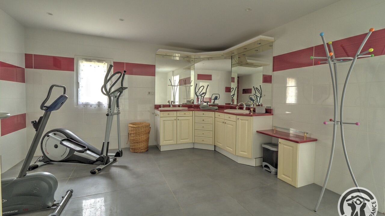 Photo of Others in Duerne