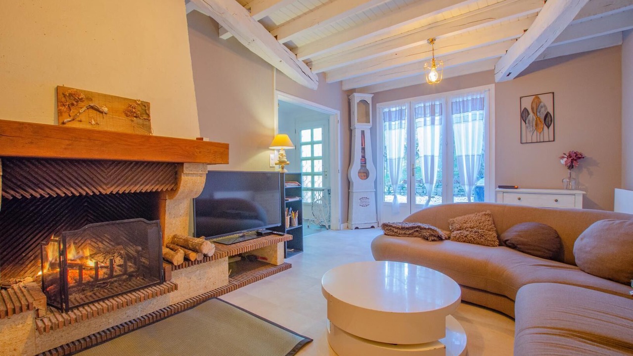 Photo of Livingroom in Clerey