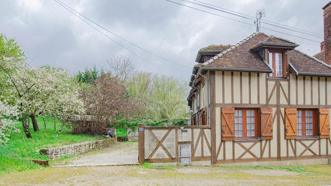 Photo of Outdoor in Clerey