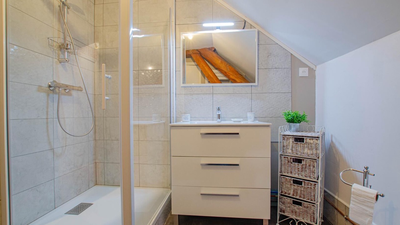 Photo of Bathroom in Clerey