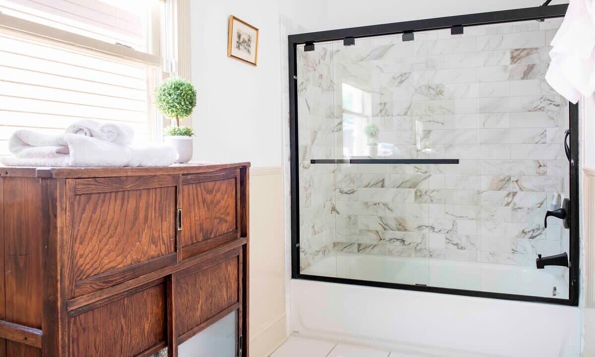 Photo of Bathroom in Cabbagetown