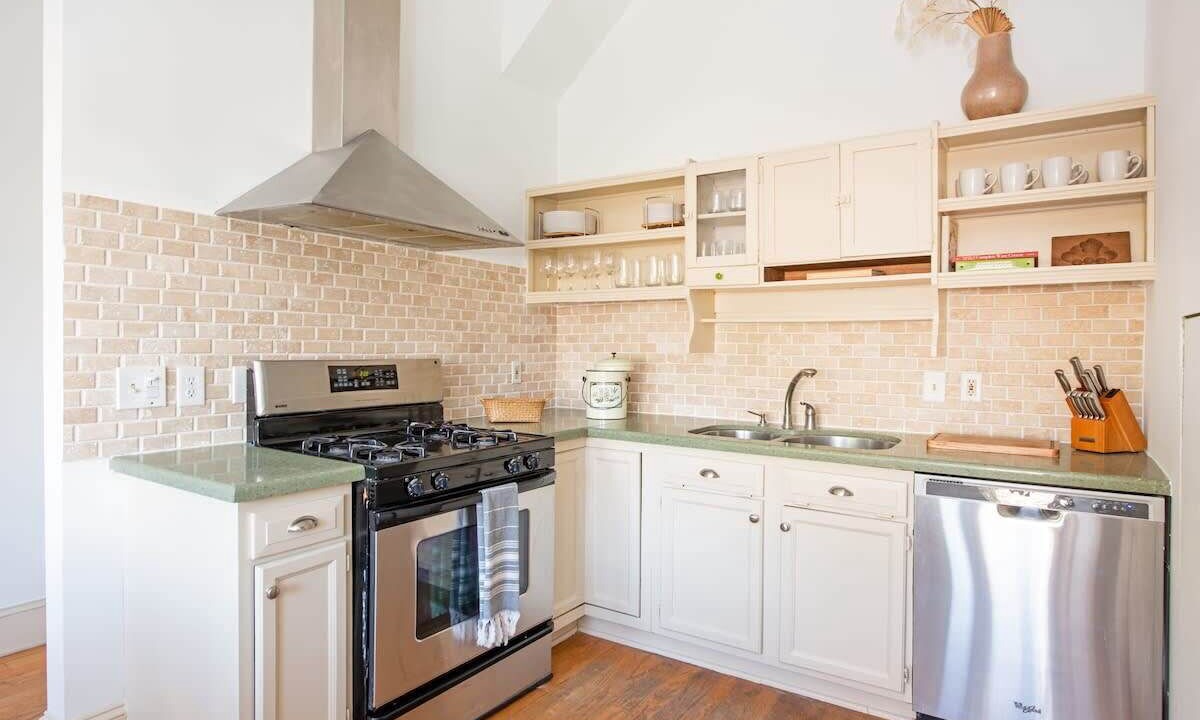 Photo of Kitchen in Cabbagetown