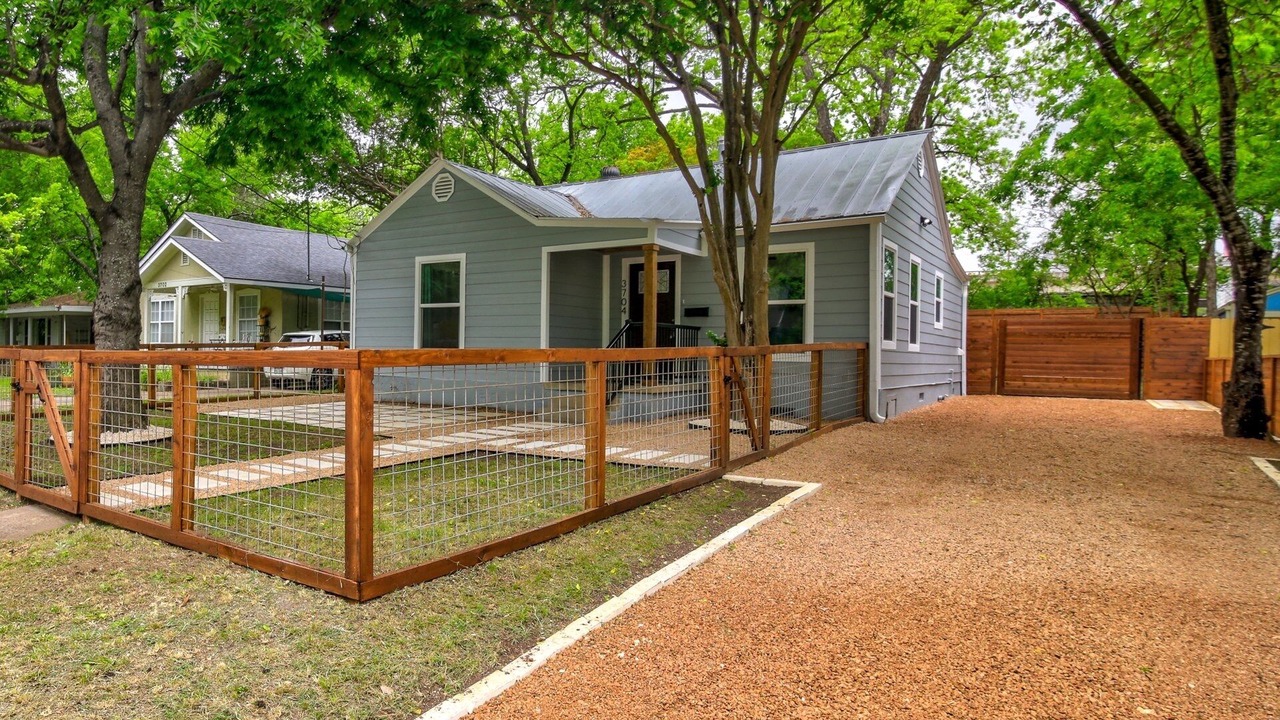 Photo of Outdoor in Cherrywood