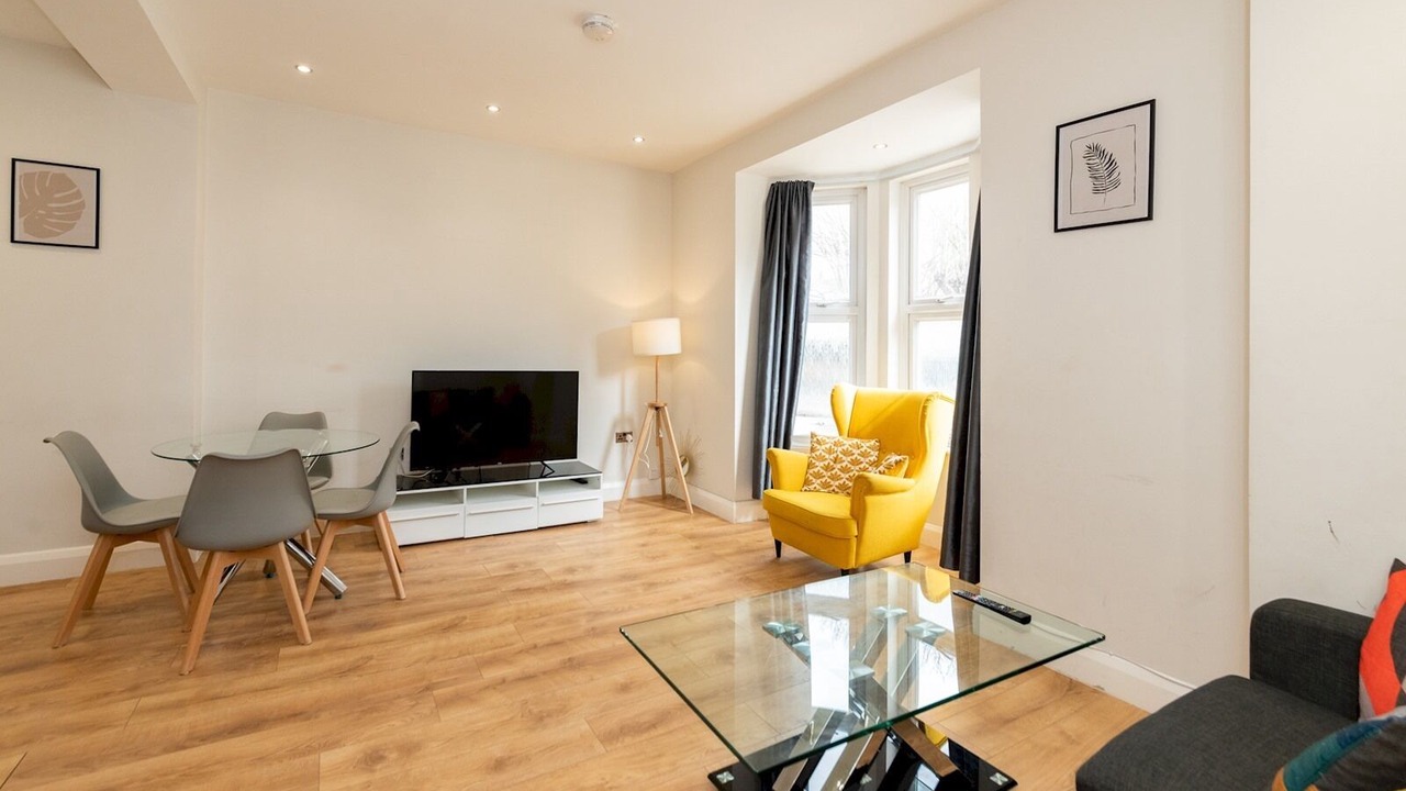 Photo of Livingroom in Reading