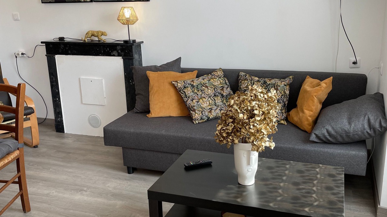 Photo of Livingroom in Mezieres-sur-Ponthouin