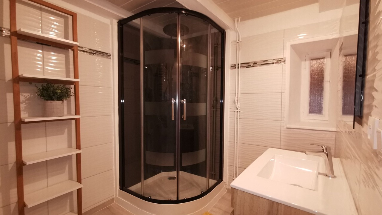 Photo of Bathroom in Autrac