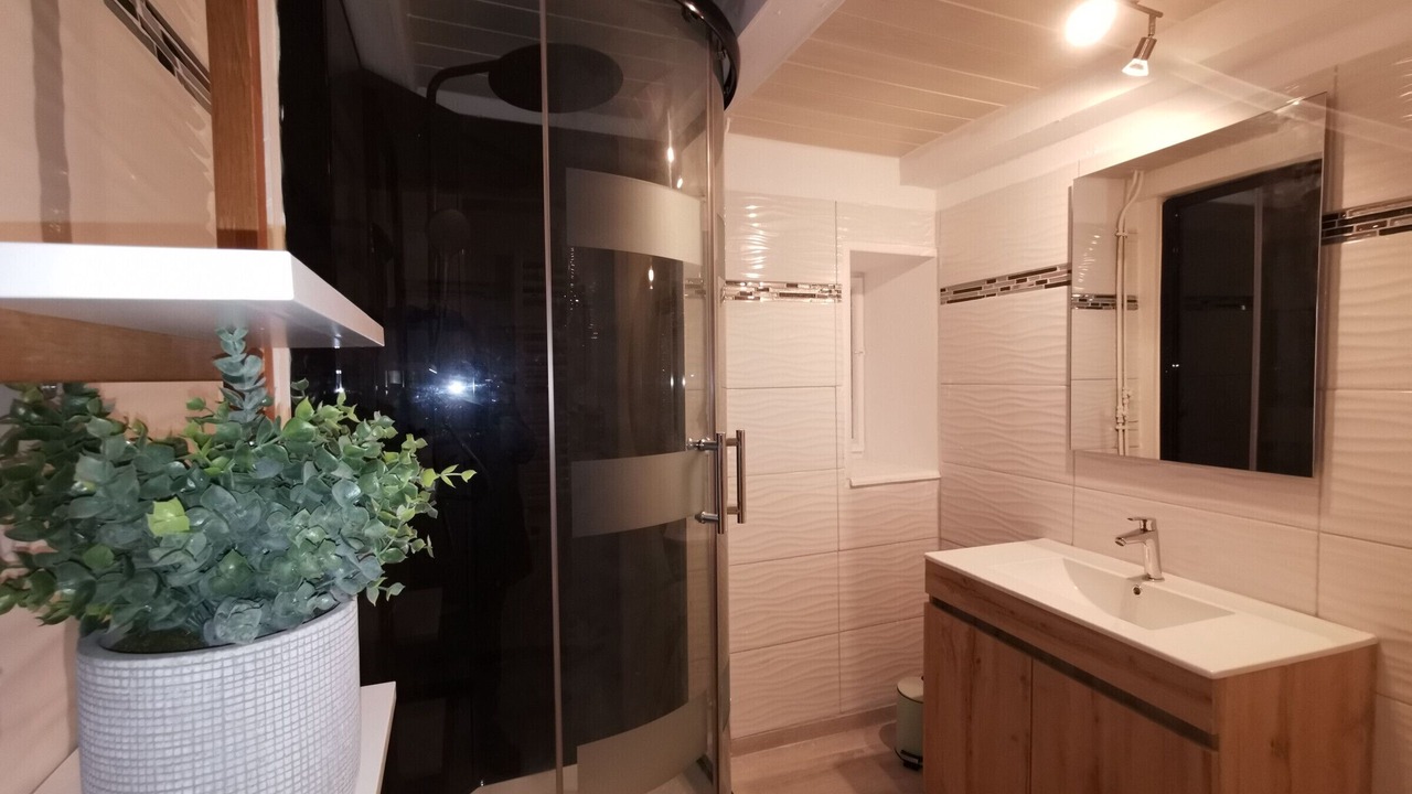 Photo of Bathroom in Autrac