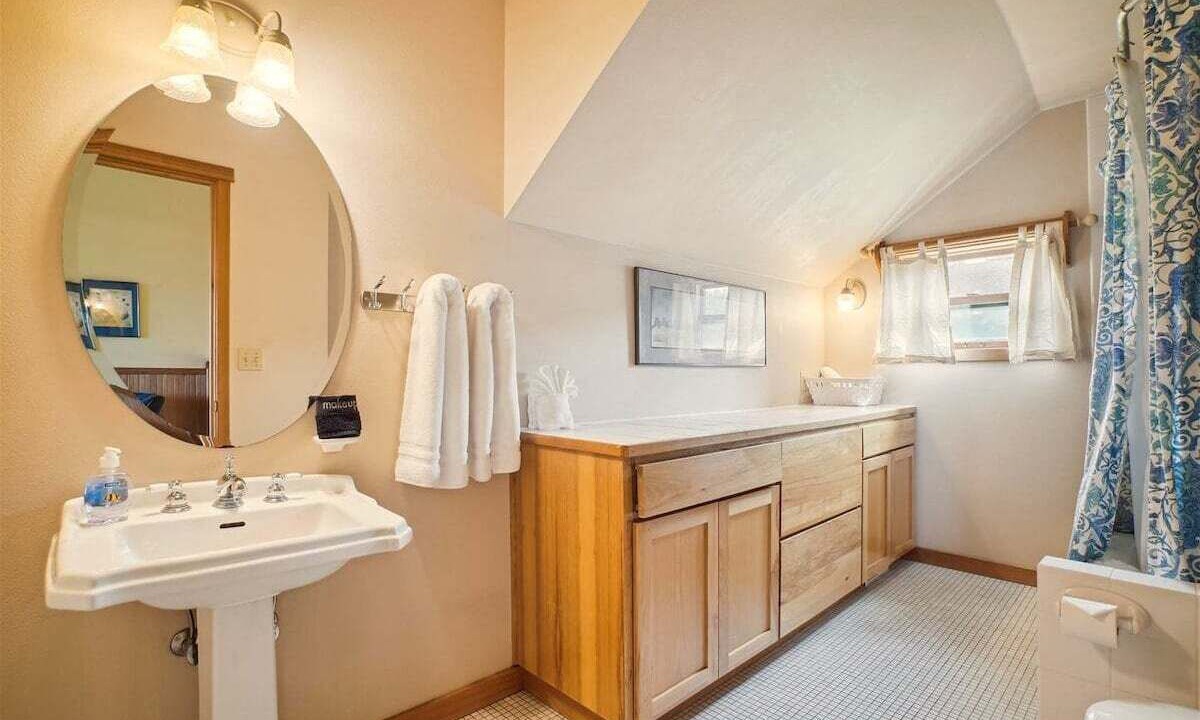 Photo of Bathroom in Tolovana Park