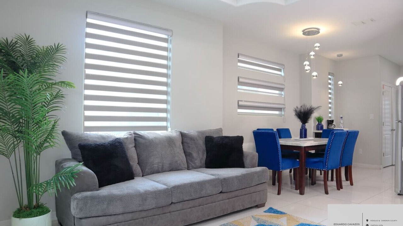 Photo of Livingroom in Edinburg