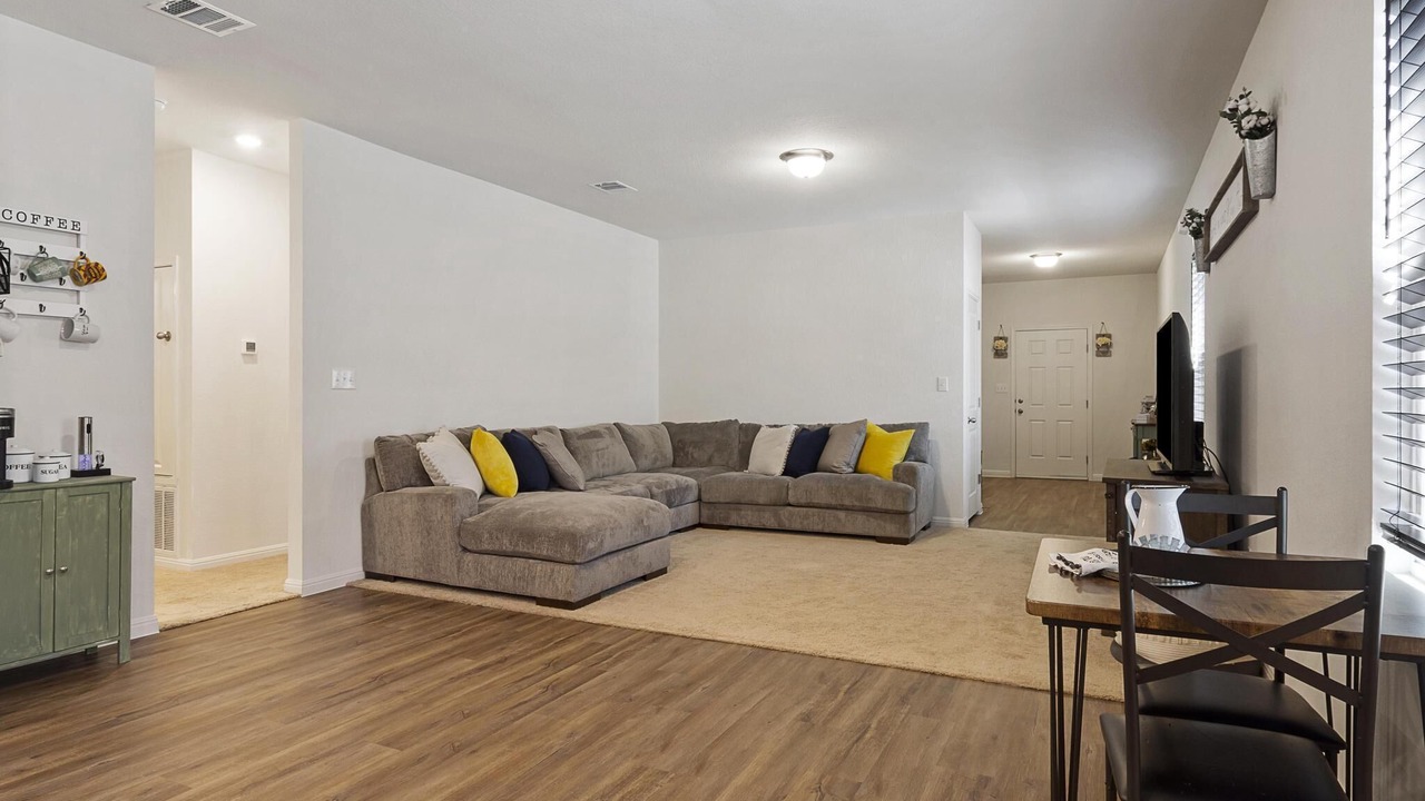 Photo of Livingroom in Jarrell