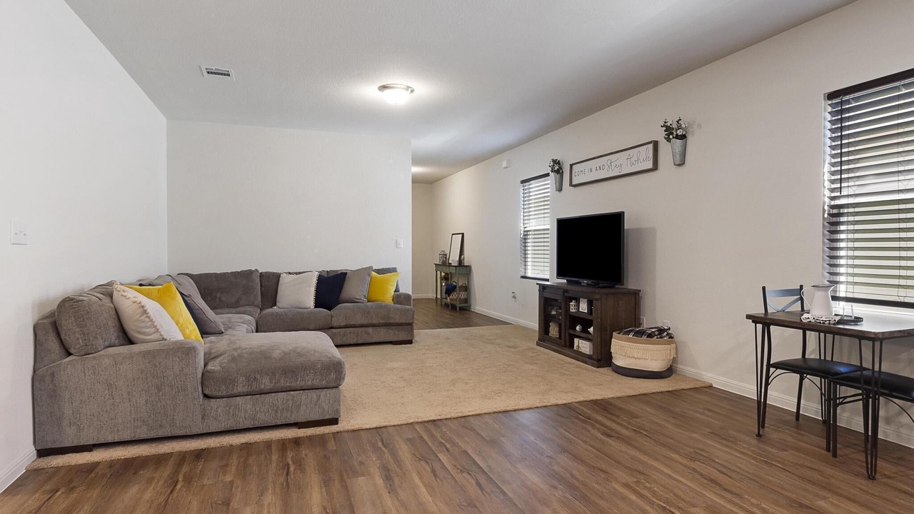 Photo of Livingroom in Jarrell