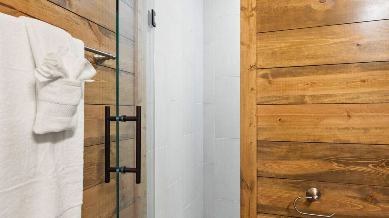 Photo of Bathroom in Broken Bow