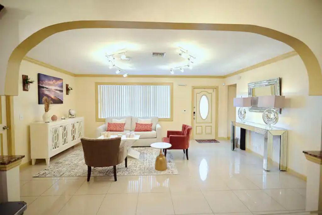 Photo of Bedroom in Lake Worth Corridor