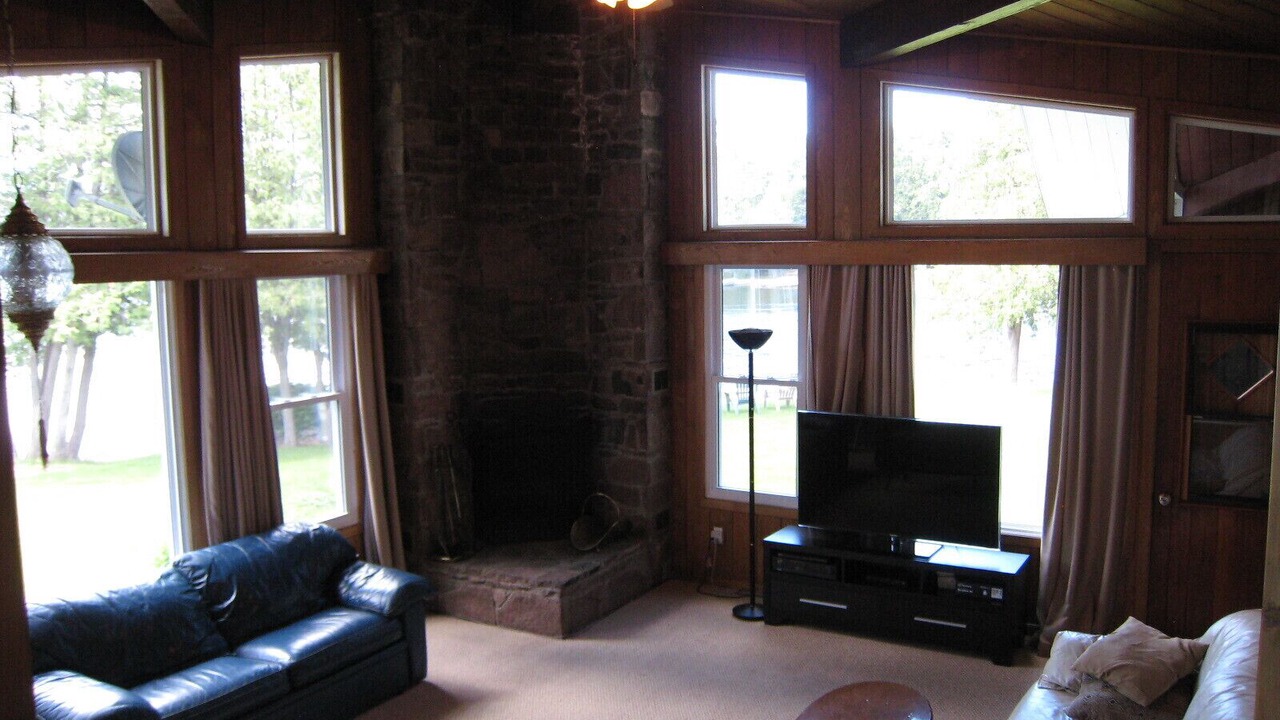 Photo of Livingroom in Fenelon Falls