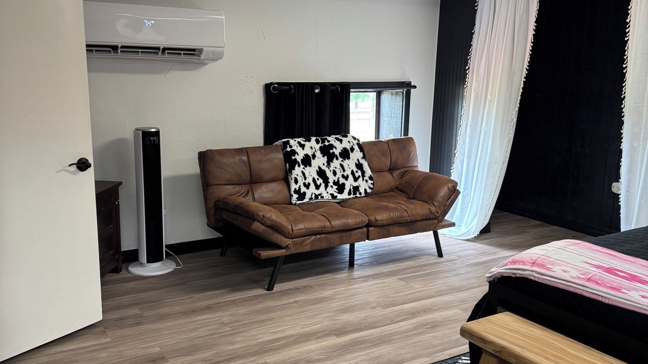 Photo of Livingroom in Guthrie