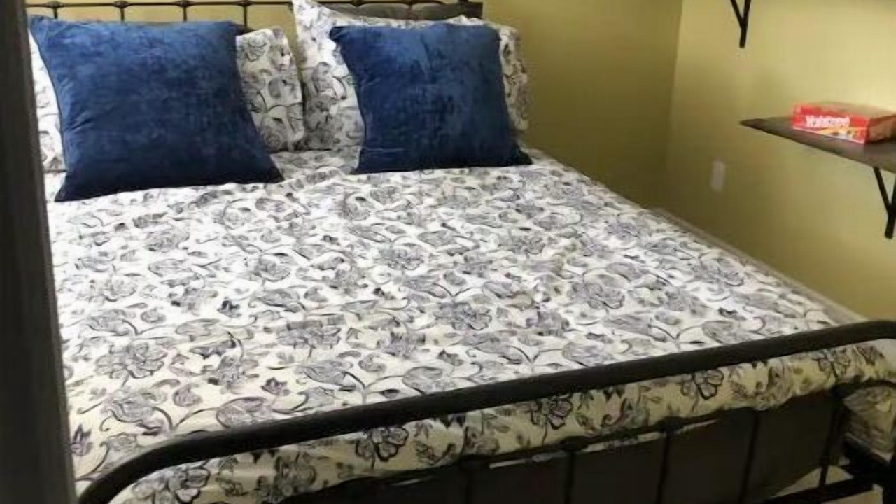 Photo of Bedroom in Boblo Island