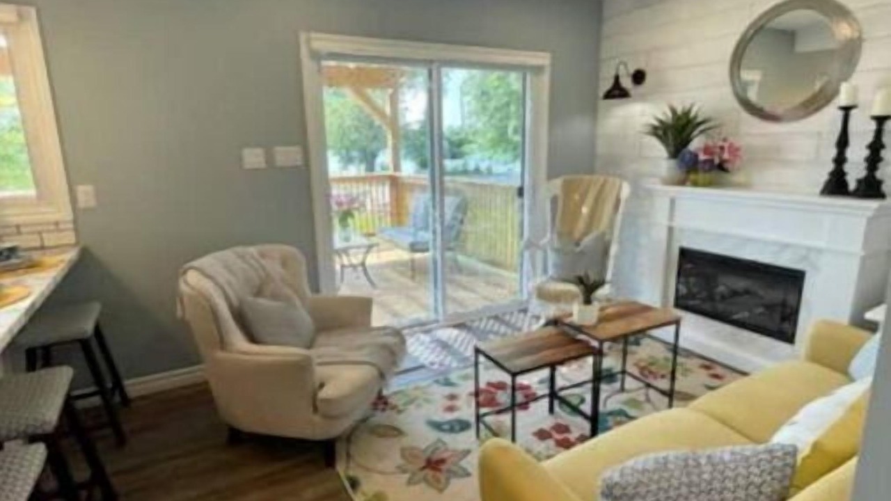 Photo of Livingroom in Boblo Island