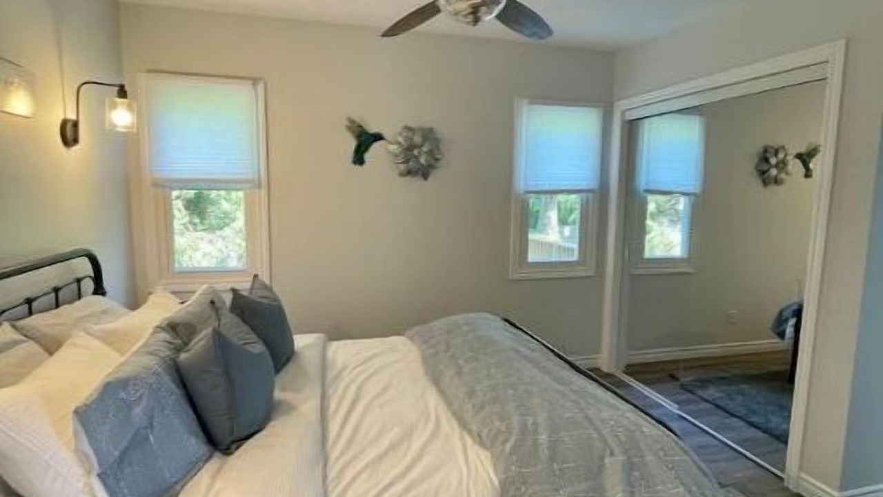 Photo of Bedroom in Boblo Island