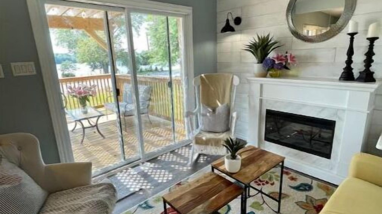 Photo of Livingroom in Boblo Island