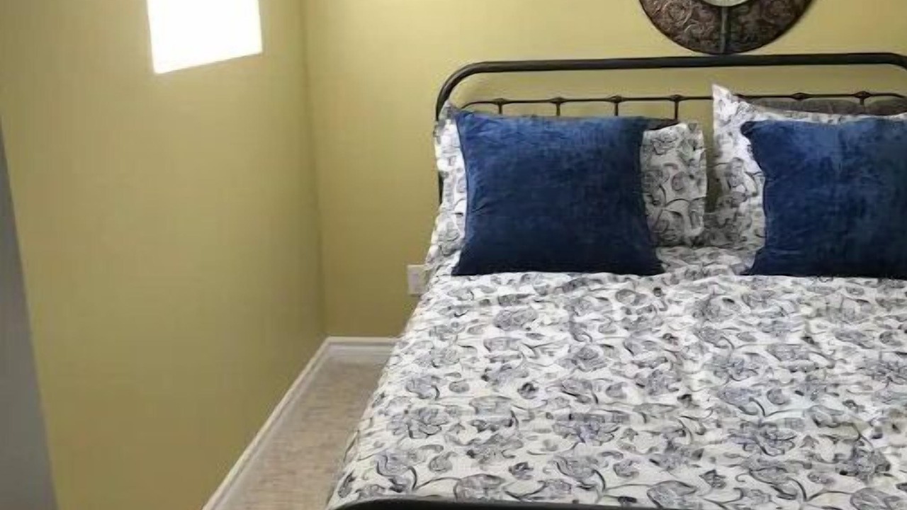Photo of Bedroom in Boblo Island