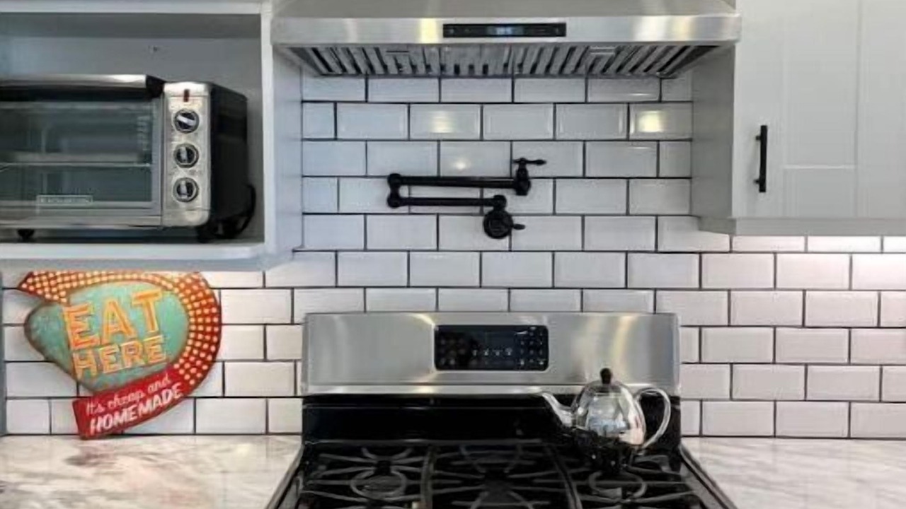 Photo of Kitchen in Boblo Island