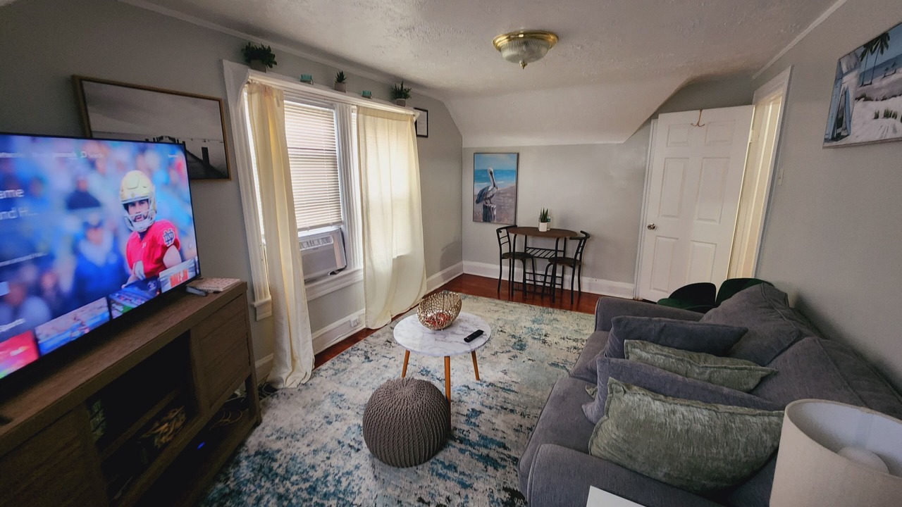 Photo of Livingroom in North Side