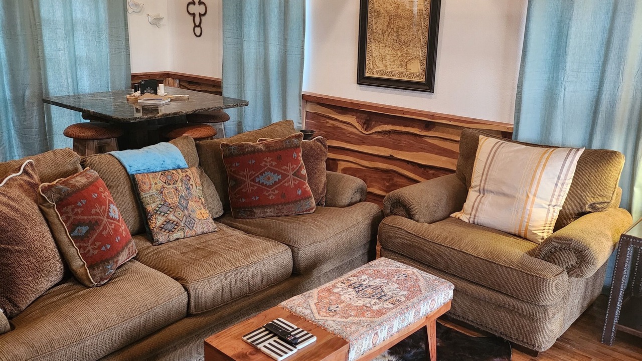 Photo of Livingroom in Cayuga