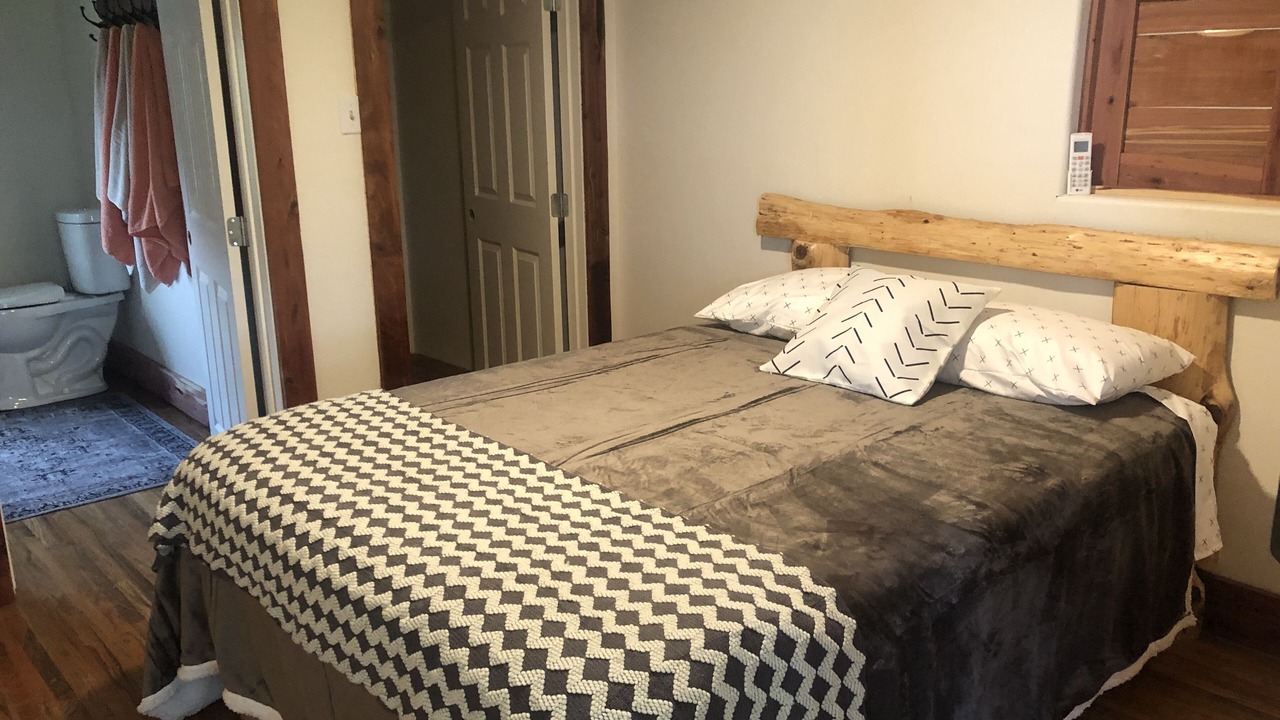 Photo of Bedroom in Cayuga