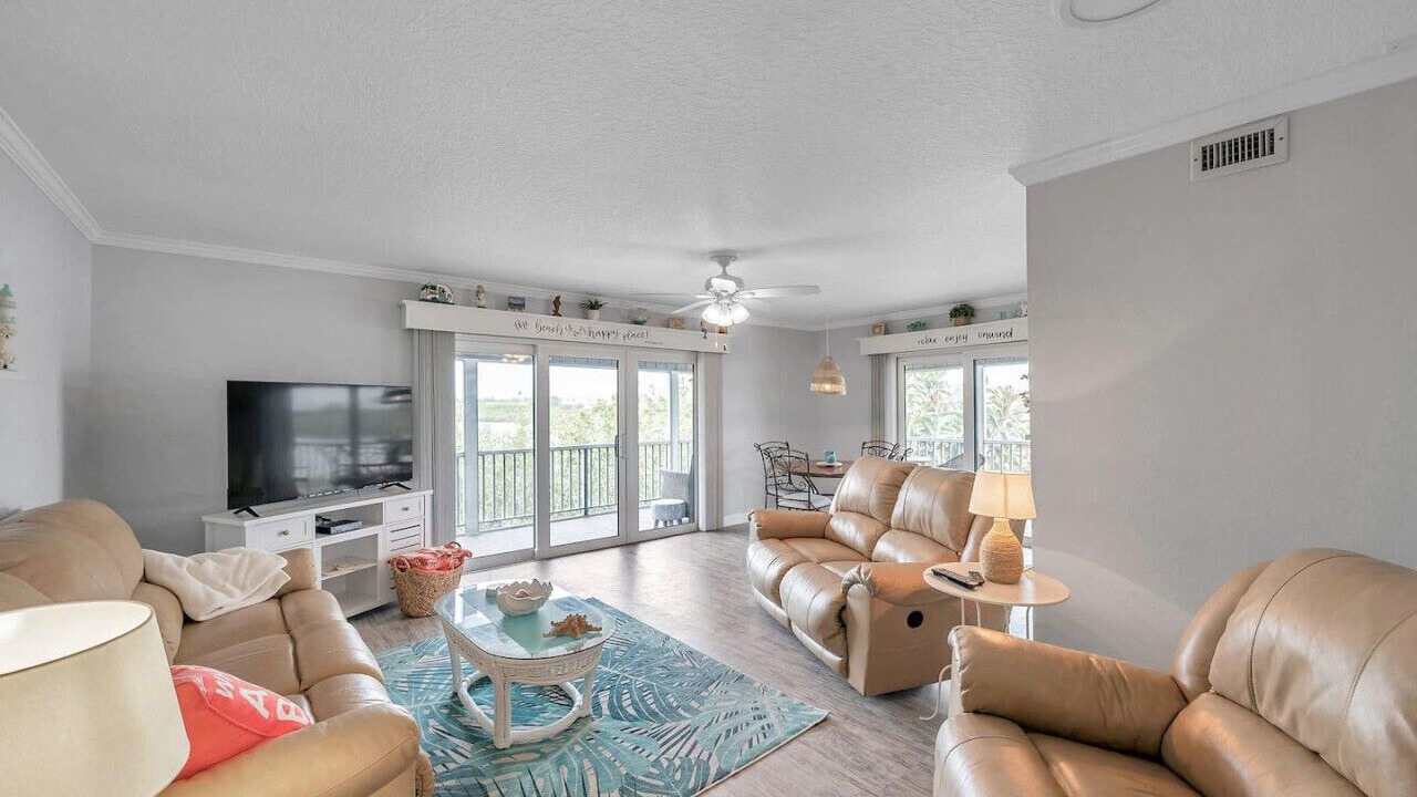 Photo of Livingroom in Indian Shores