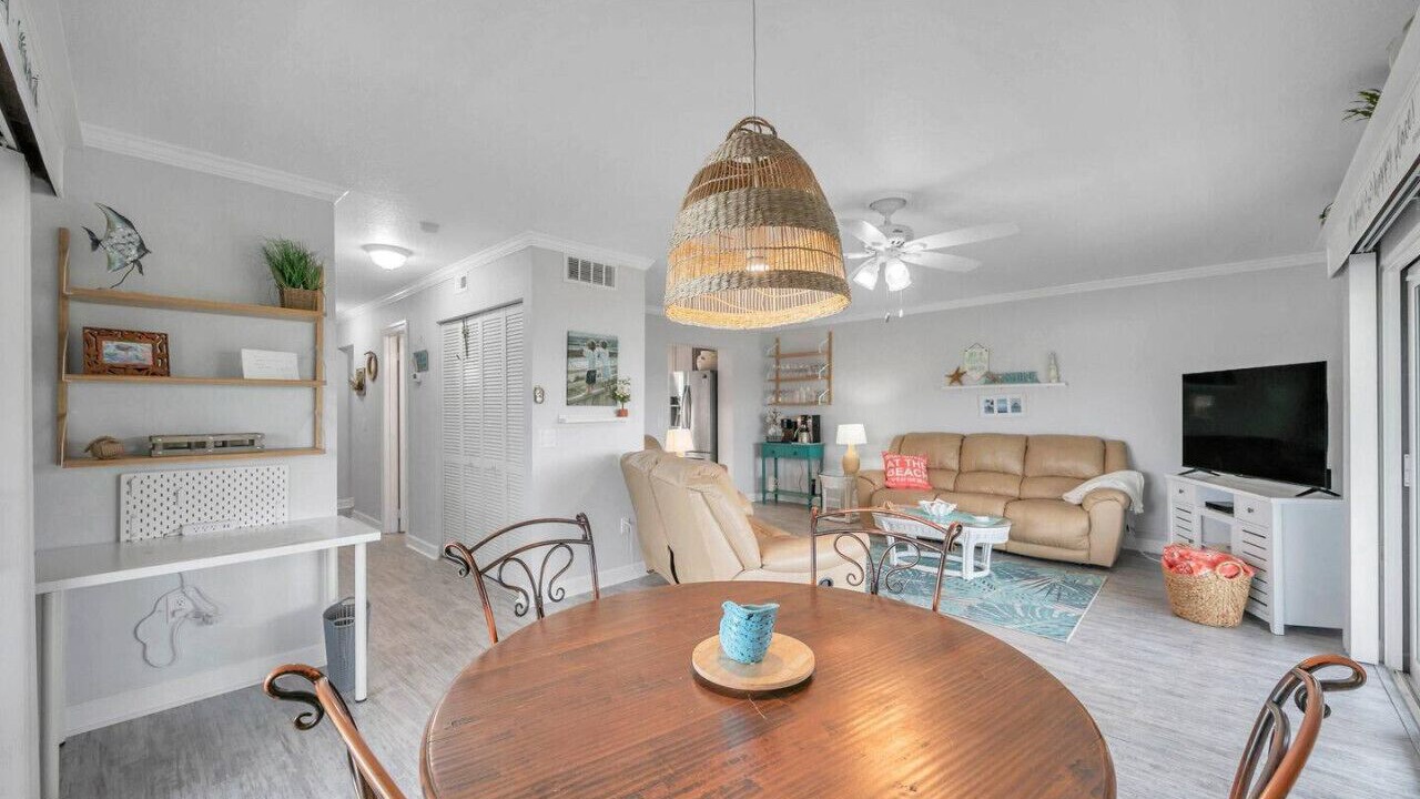 Photo of Livingroom in Indian Shores