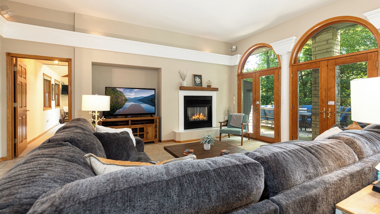 Photo of Livingroom in The Galena Territory