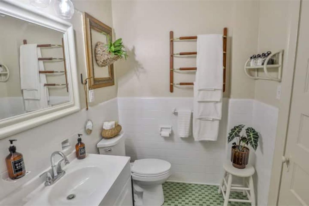 Photo of Bathroom in Main - Military Plaza