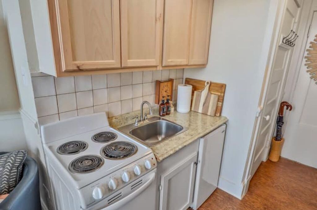 Photo of Kitchen in Main - Military Plaza