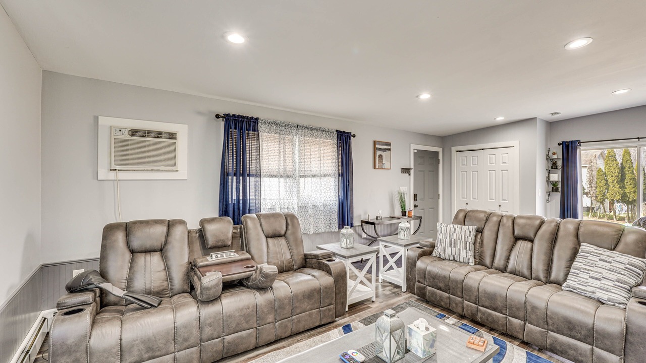 Photo of Livingroom in Wallkill