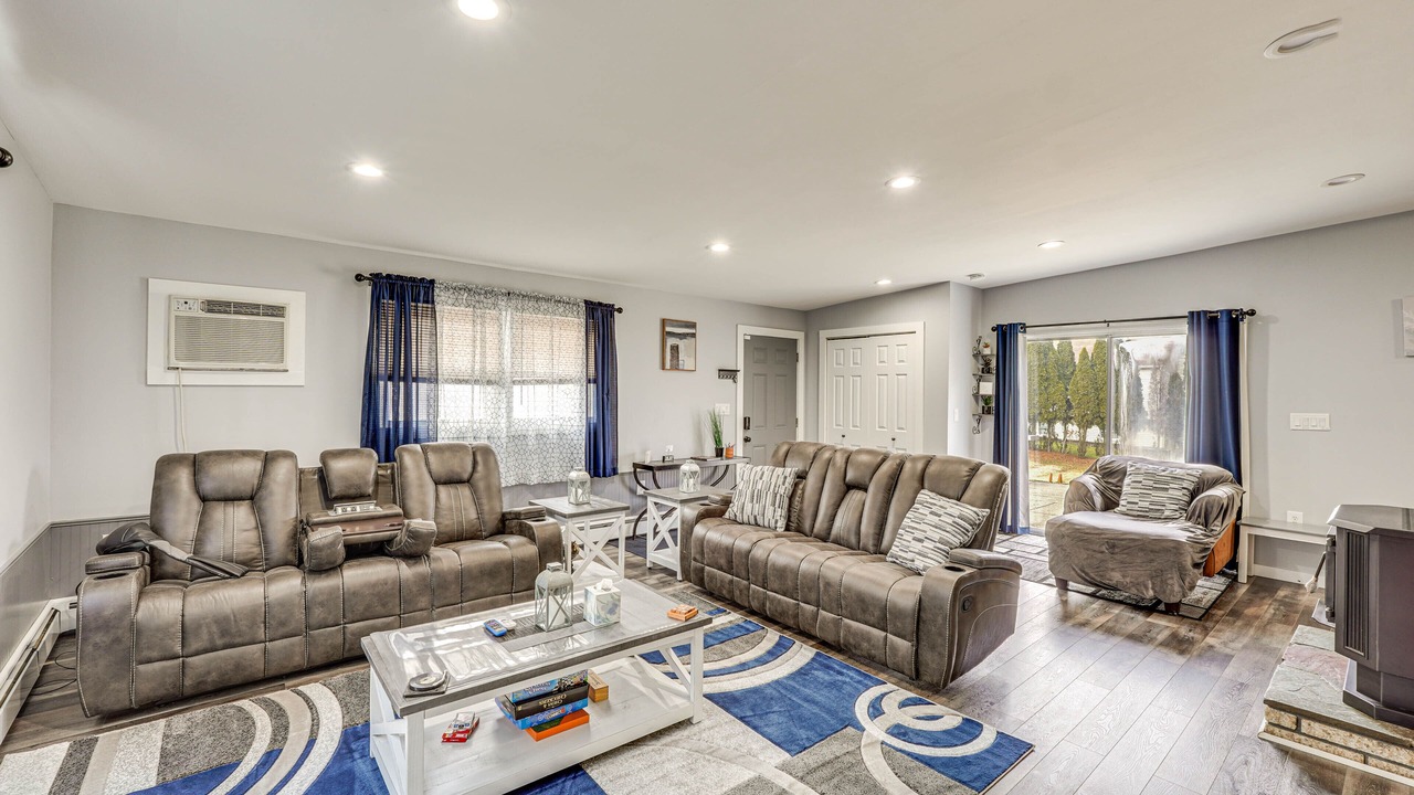 Photo of Livingroom in Wallkill