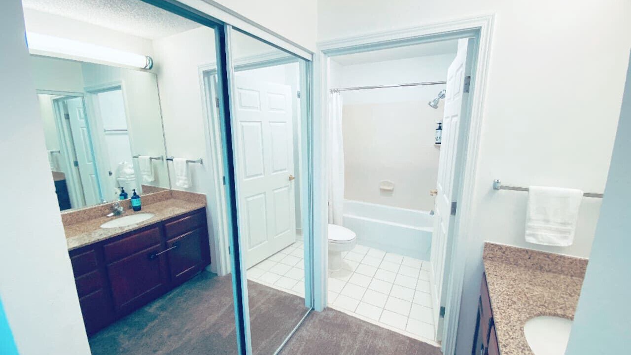 Photo of Bathroom in Greater Greenspoint