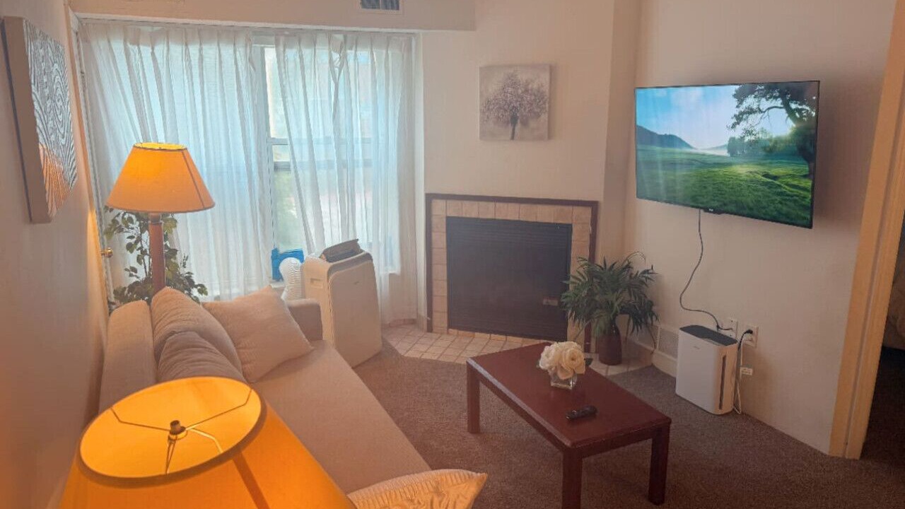 Photo of Livingroom in Greater Greenspoint