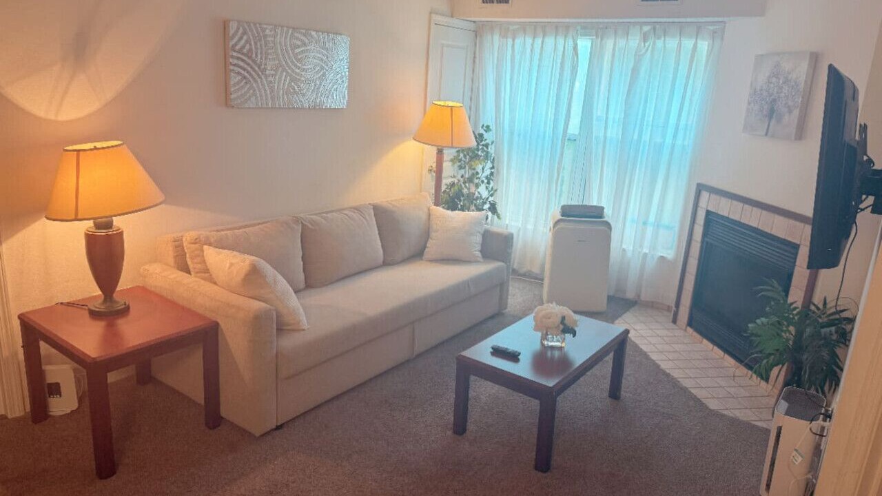 Photo of Livingroom in Greater Greenspoint