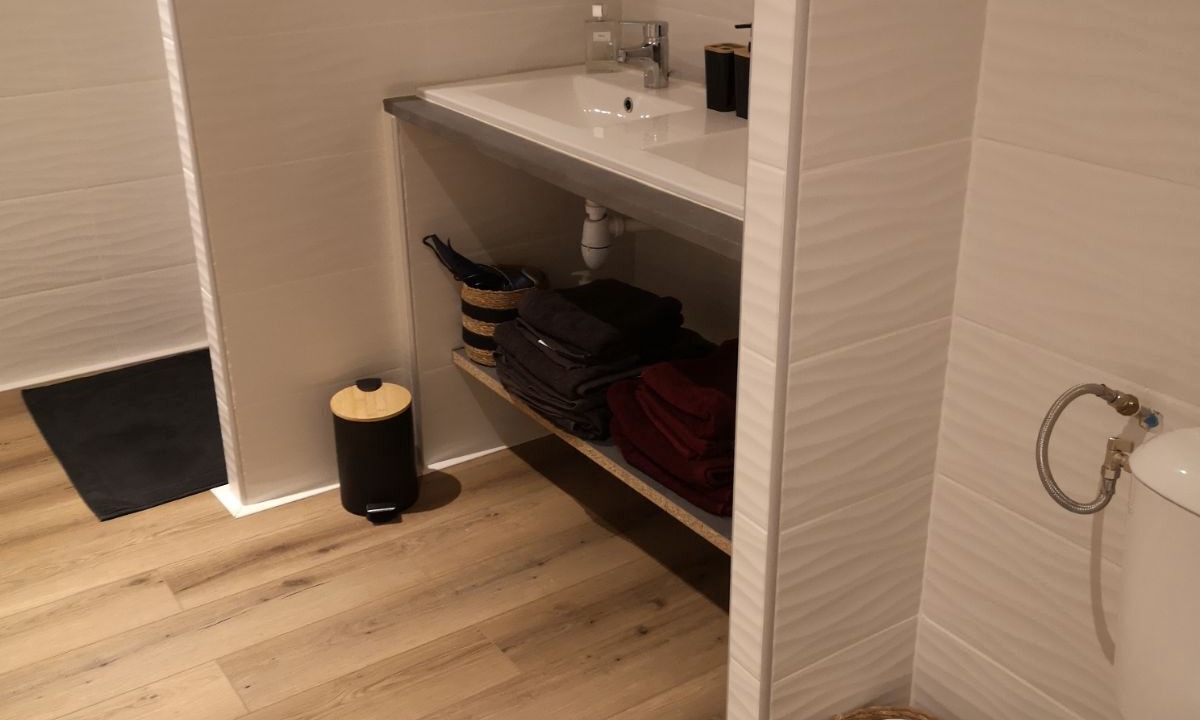 Photo of Bathroom in Saint-Martin-de-Londres